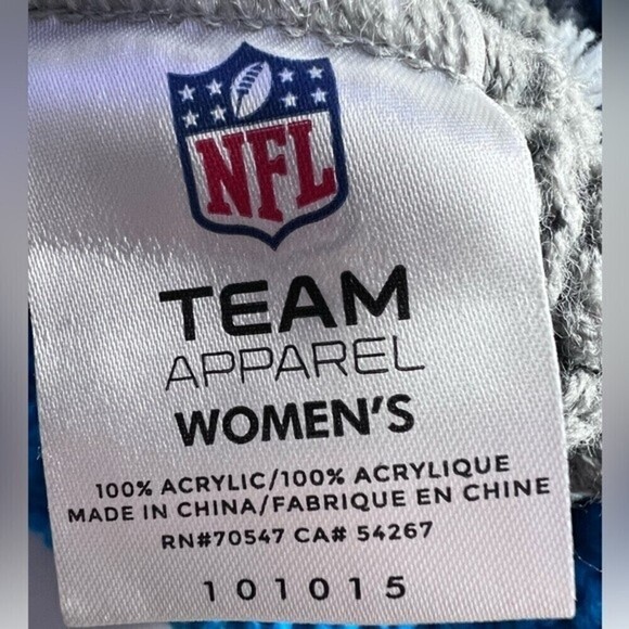 NFL Carolina Panthers women’s New Era Sport Cuffed Knit Hat Pom Football. main image 5